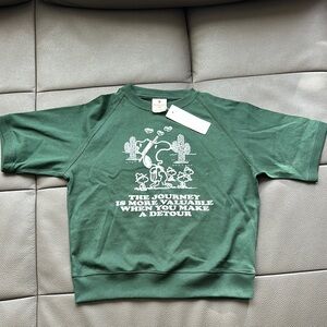 GU Peanuts Snoopy Sweatshirt